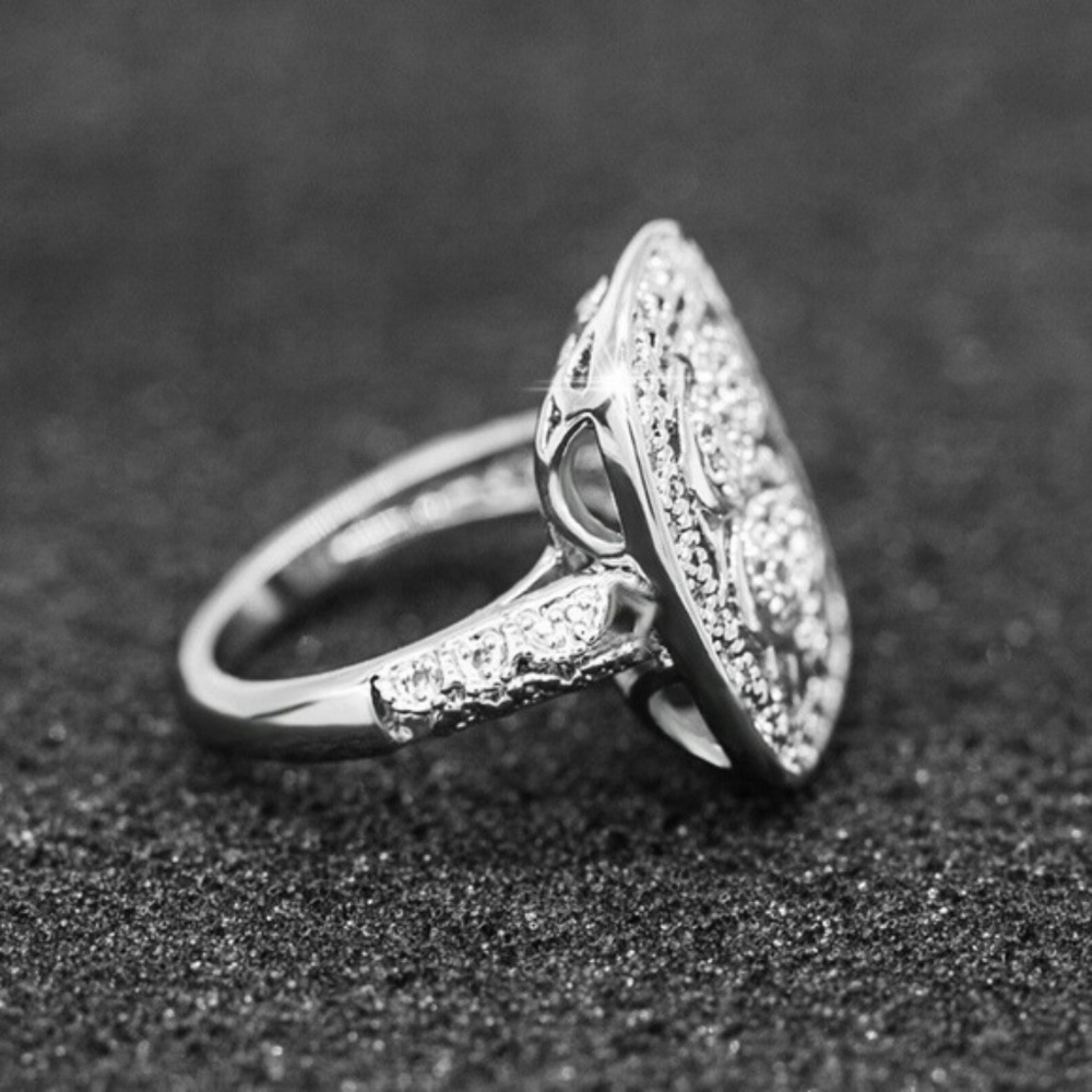 New Vintage 925 Silver Round Cut White Sapphire - Picture 2 of 3
